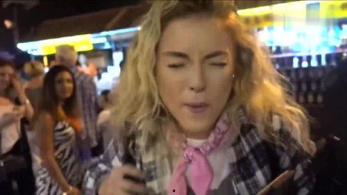 外国网红吃瓜事件,揭秘网络舆论的狂欢与争议